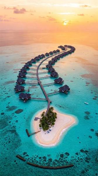 MALDIVES — Private islands
